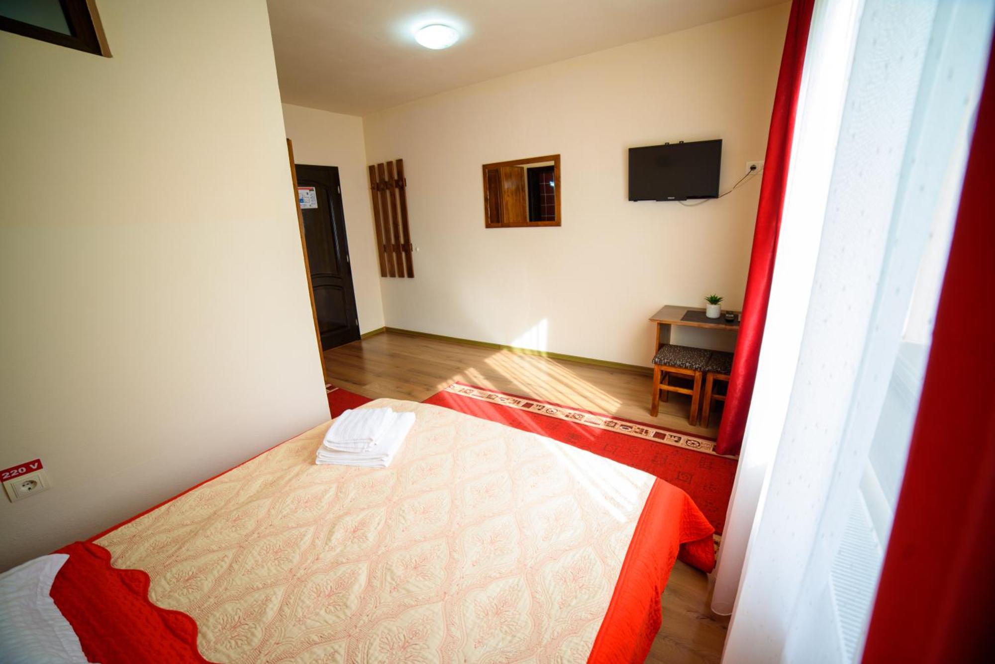 הוילה אריסני Casa Alina מראה חיצוני תמונה