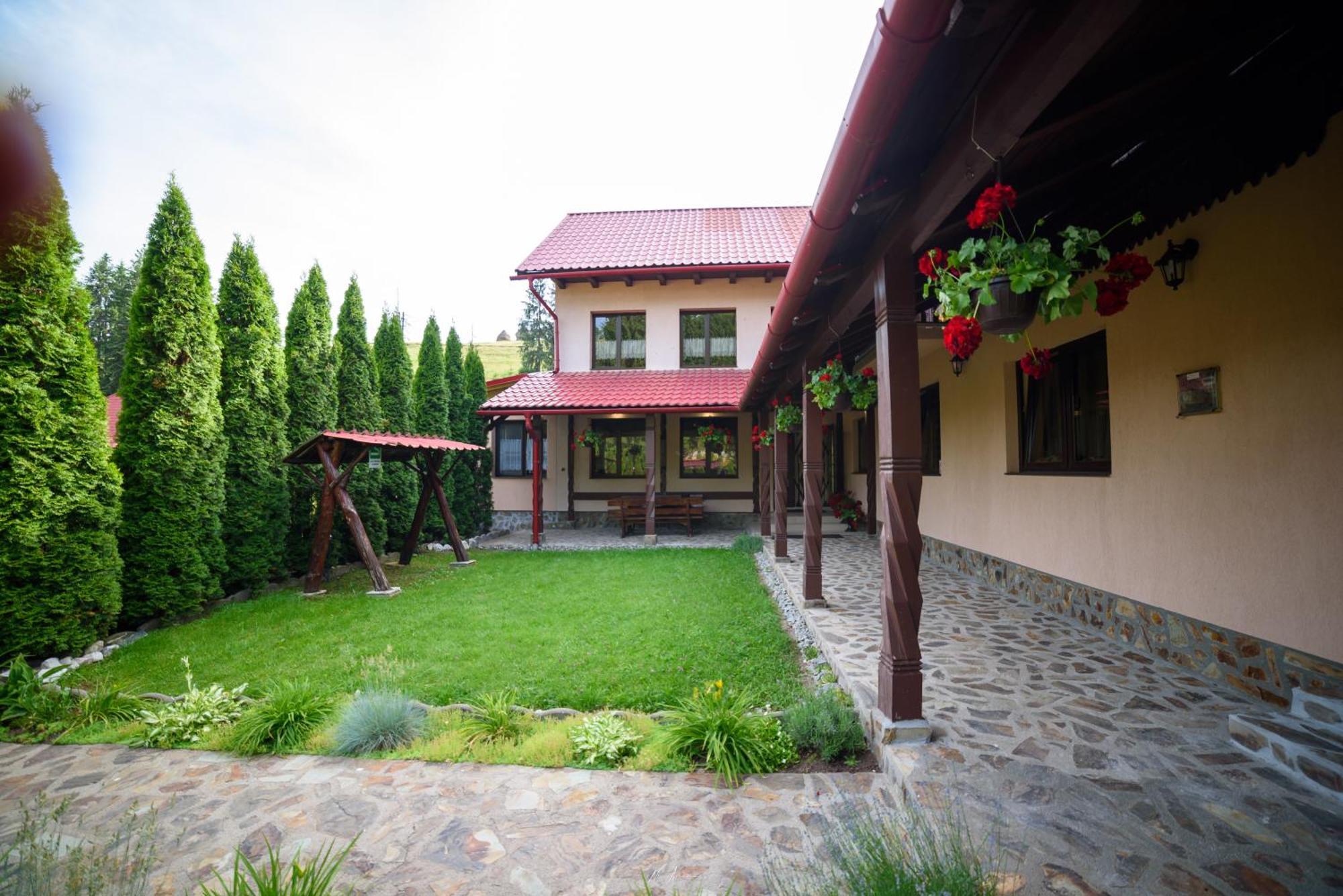 הוילה אריסני Casa Alina מראה חיצוני תמונה